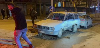 Eskişehir'de iki otomobilin çarpıştığı kazada 4 kişi yaralandı