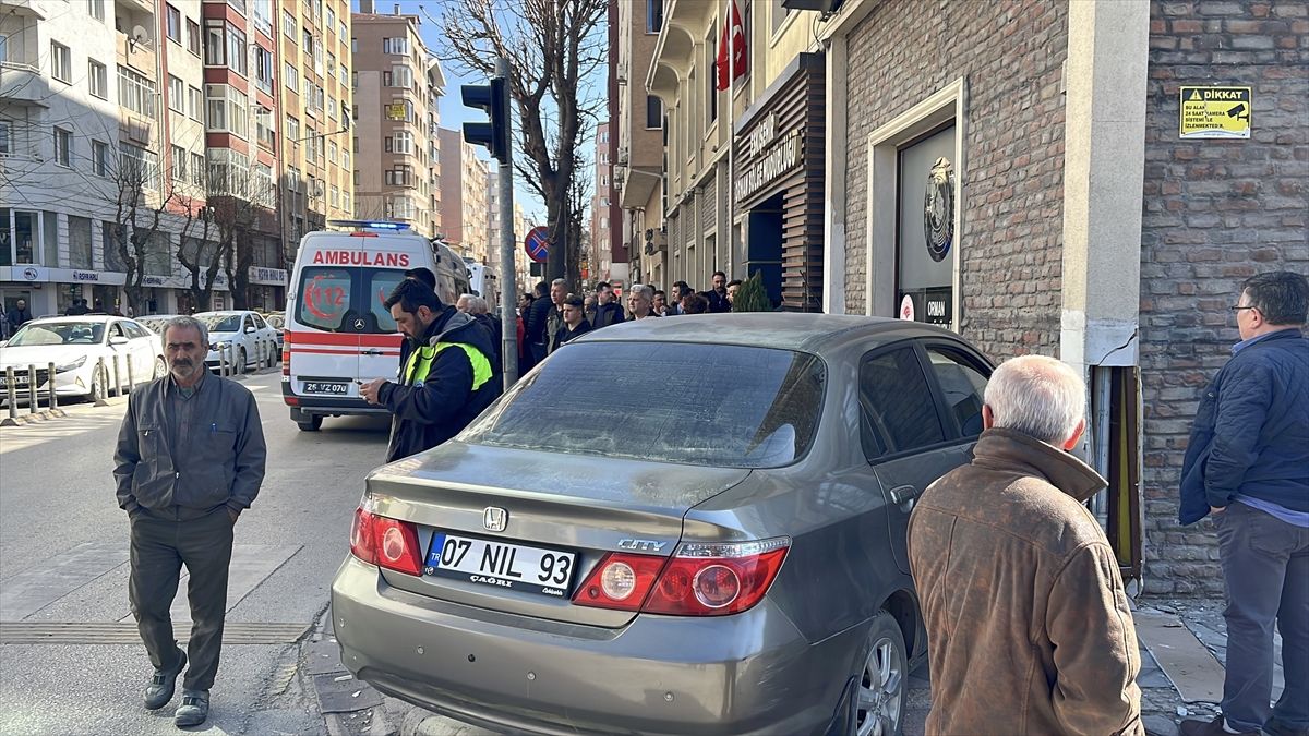 Odunpazarı'nda Trafik Kazası: 5 Yara
