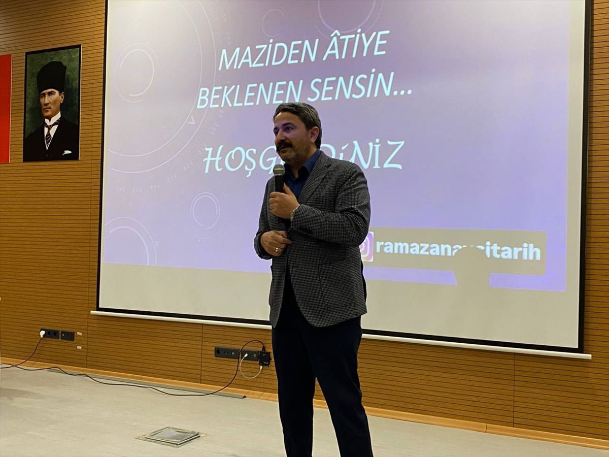 Eskişehir'de "Maziden Atiye Beklenen Sensin" söyleşisi düzenlendi