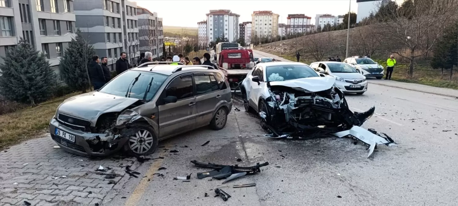 Eskişehir'de zincirleme trafik kazasında 6 kişi yaralandı