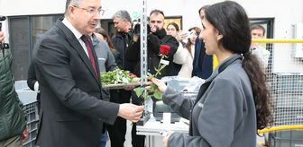 Eskişehir Valisi Yılmaz, kadın fabrika işçilerini ziyaret etti
