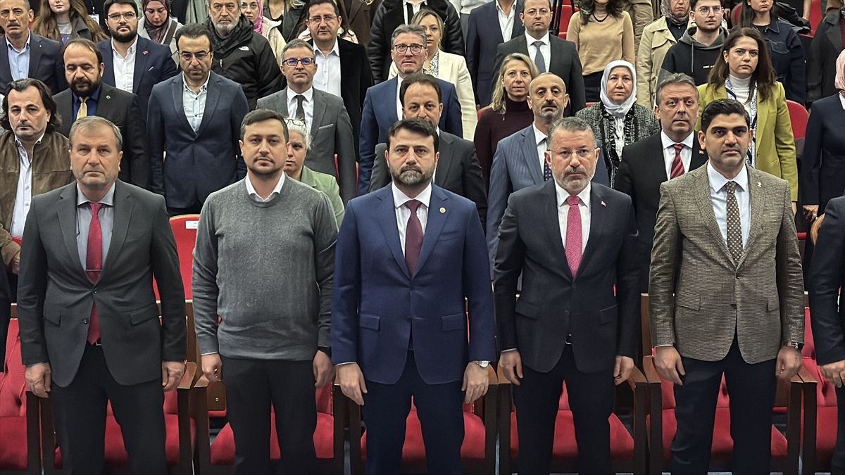 Farklı alanlardan isimler 'TEDx Karabük Üniversitesi 2026' etkinliğinde deneyimlerini paylaştı