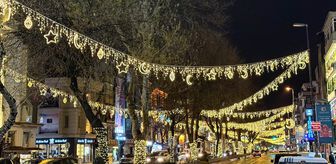 Fatih'te, Fevzipaşa Caddesi ramazan için süslendi