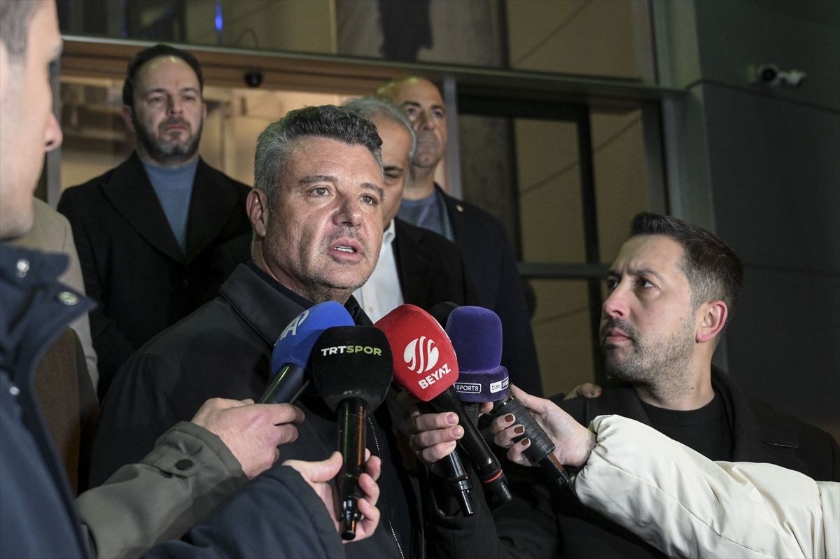 Fenerbahçe, Tedesco ile Devam Kararı Aldı