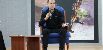 FIFA kokartlı hakem Cihan Aydın, Bursa'da gençlerle tecrübelerini paylaştı