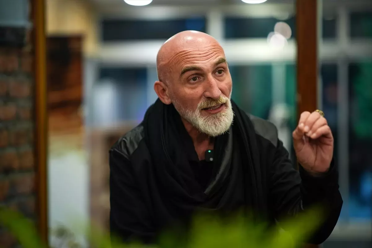 Fotoğraf sanatçısı Engin Uzun kutsal mekanlarda çektiği fotoğrafları yapay zekayla canlandırdı