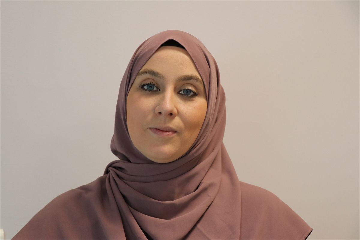 Fransa'da 14 yıl önce İslam'ı seçen Adeline: "İslam benim için barış dini"
