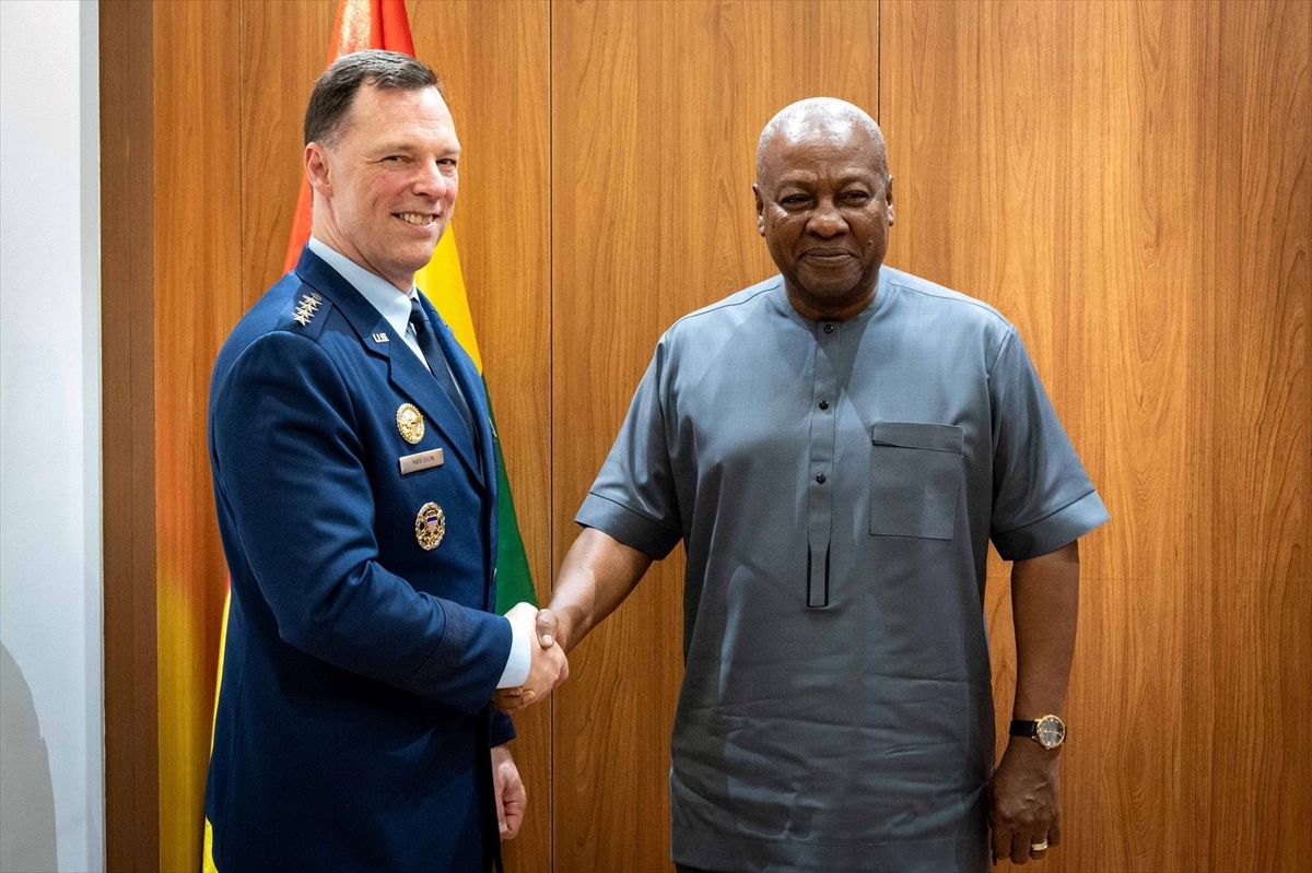 Gana Cumhurbaşkanı Mahama, AFRICOM Komutanı Anderson'u kabul etti