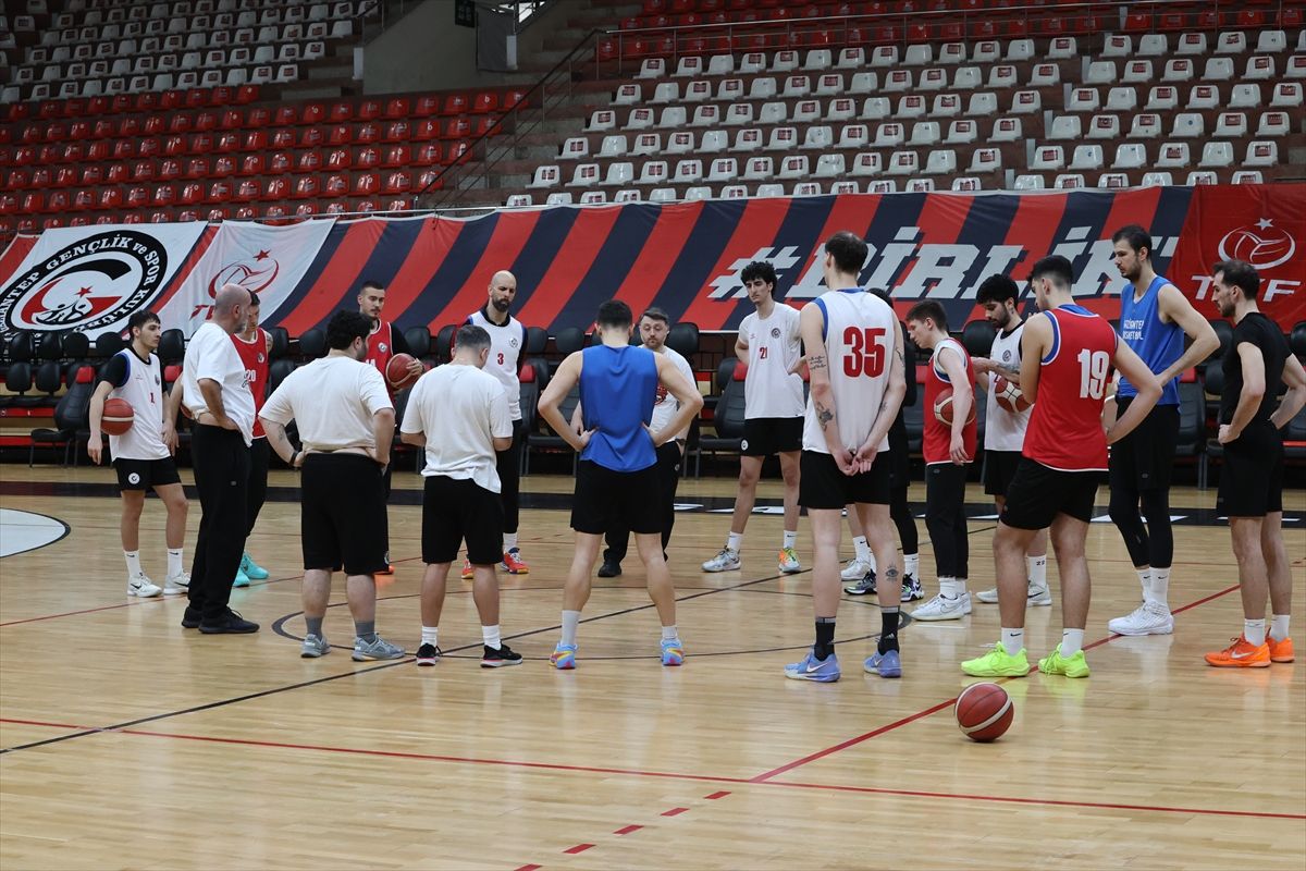 Gaziantep Basketbol'da hedef yeniden liderlik koltuğuna oturmak