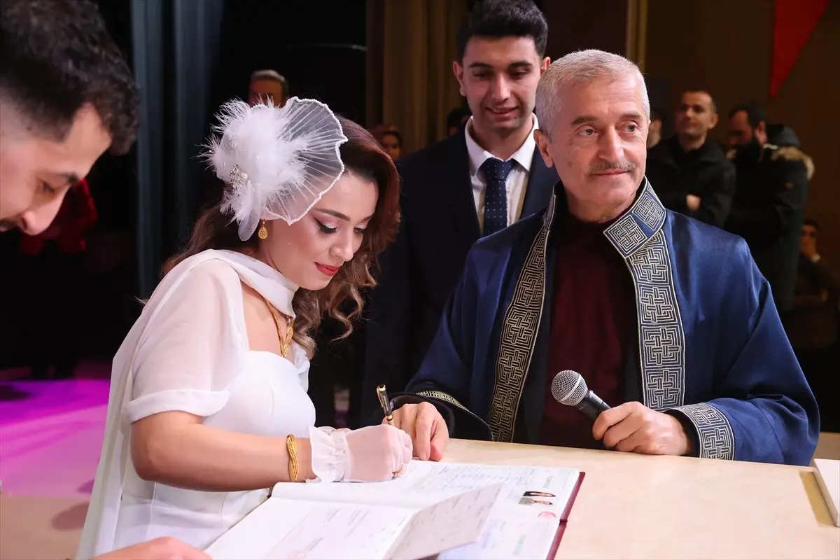 Gaziantep'te 62 çift Sevgililer Günü'nde evlendi