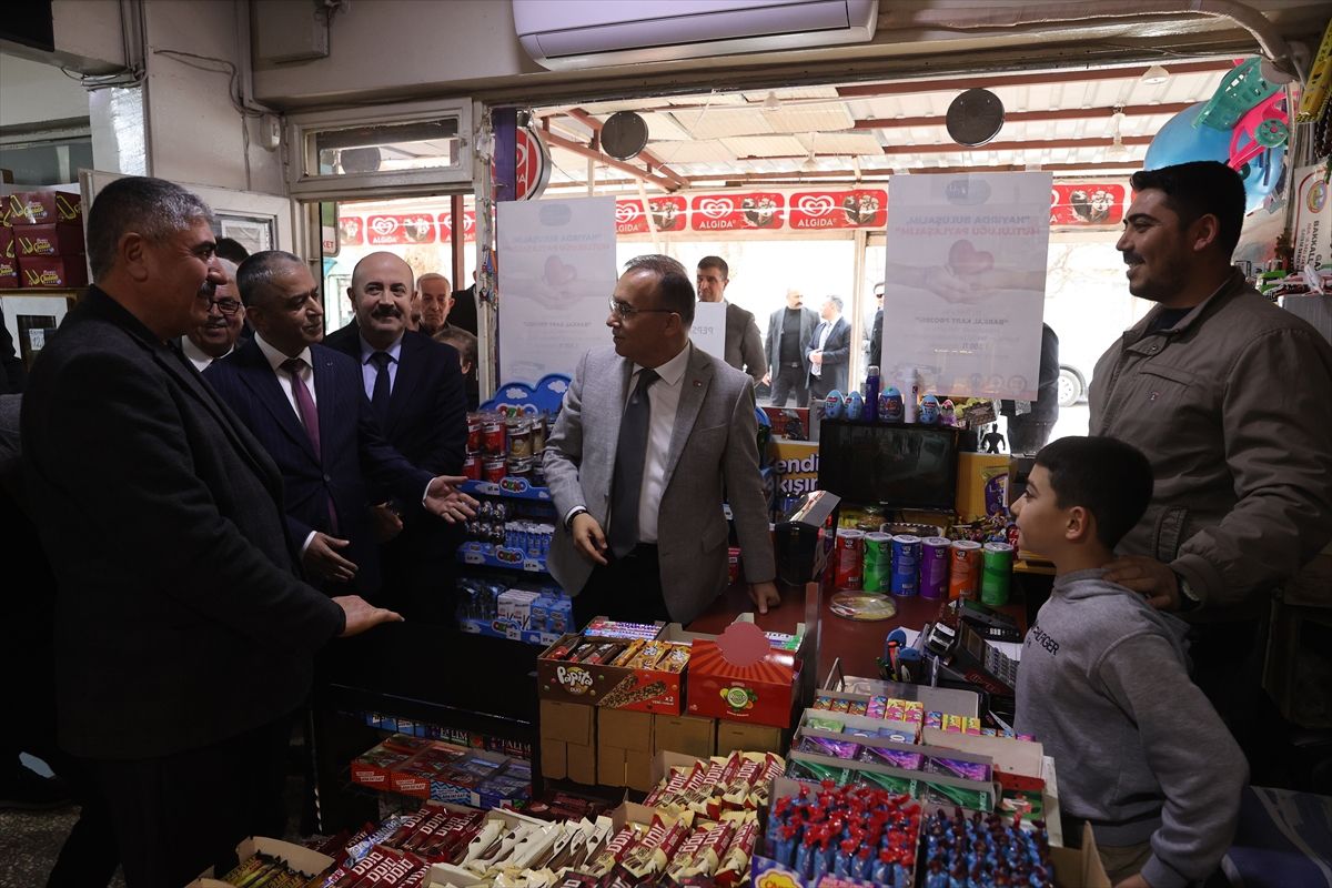 Gaziantep'te ihtiyaç sahibi aileler "Bakkal Kart" projesiyle destekleniyor