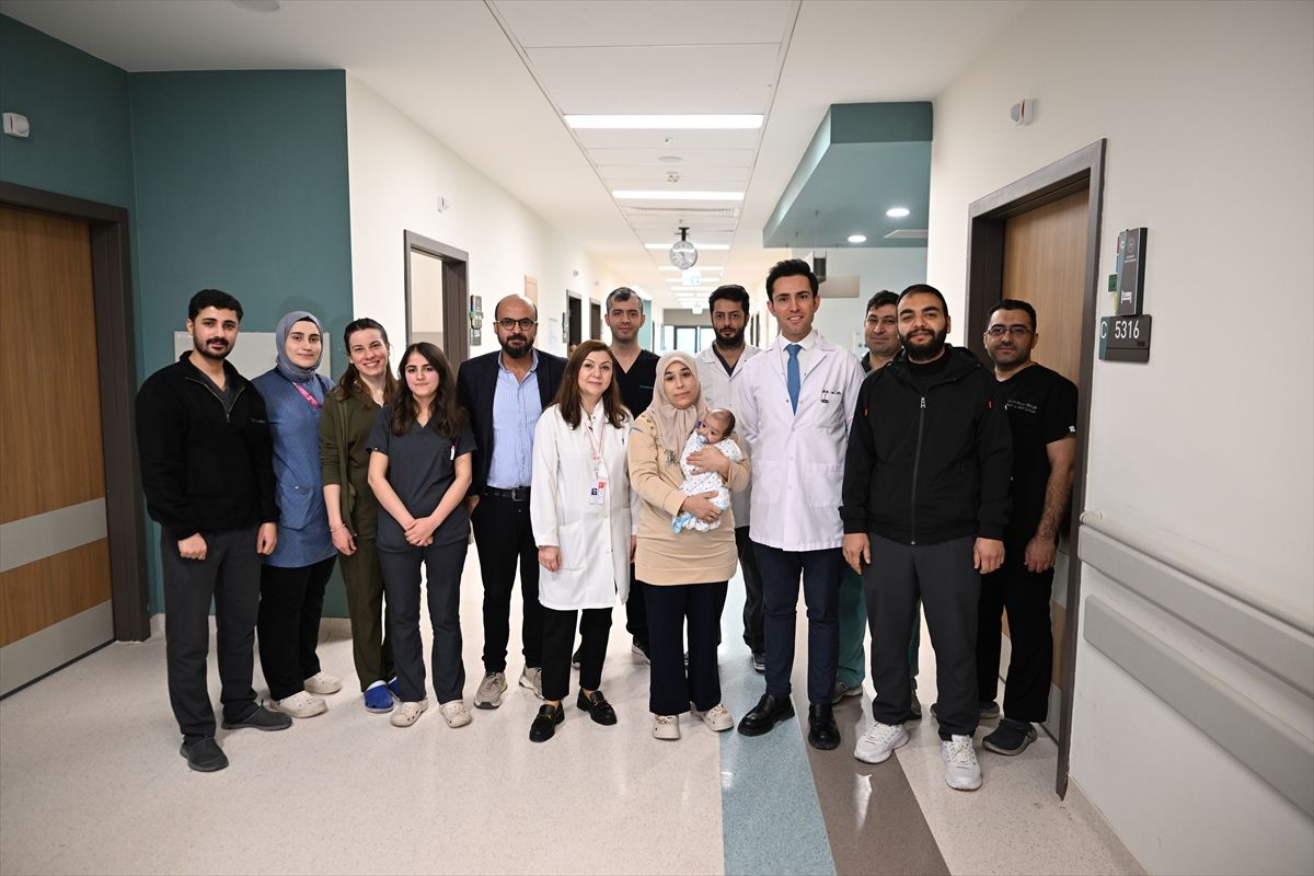 Gaziantep'te kafasında tümörle doğan bebek sağlığına kavuştu