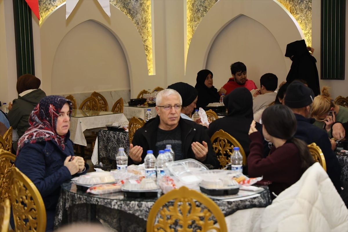 Gaziantep Vakıflar Bölge Müdürlüğü, Kilis'te iftar programı düzenledi
