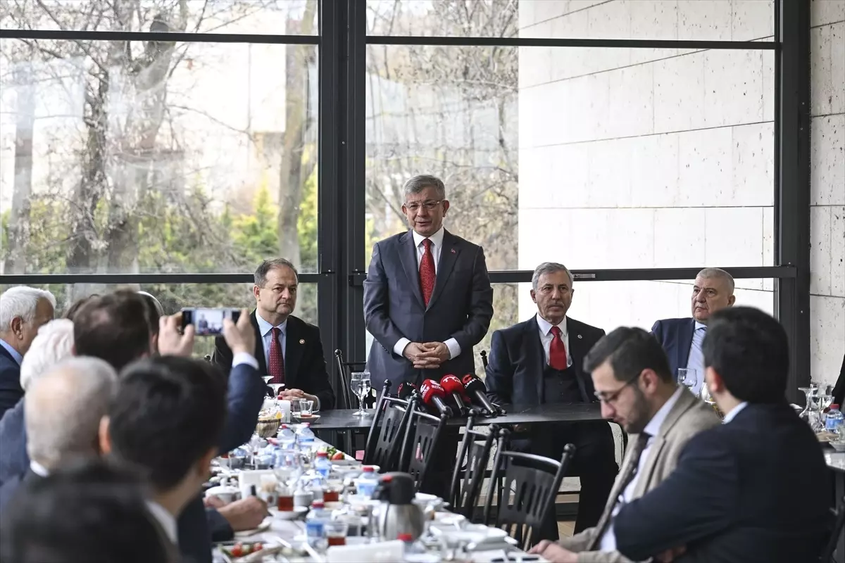 Gelecek Partisi Genel Başkanı Davutoğlu, parlamento muhabirleriyle bir araya geldi Açıklaması