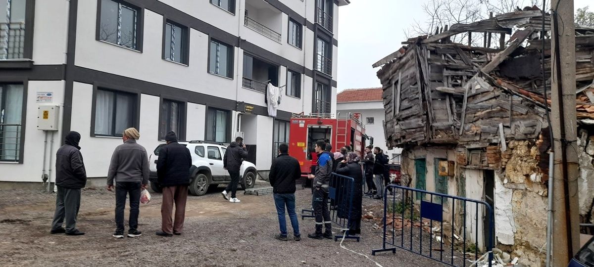 Gelibolu'da apartmanda çıkan yangın söndürüldü