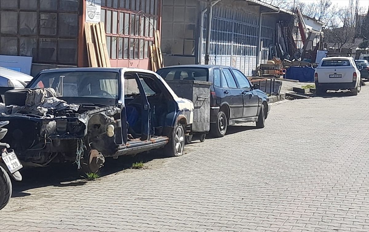 Gelibolu Küçük Sanayi Sitesi Başkanı Balkan'dan "hurda araç" şikayeti
