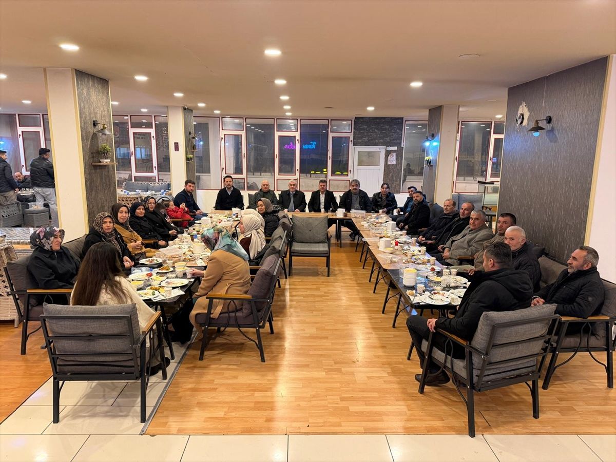 Gemerek'te MHP'liler iftar programında bir araya geldi