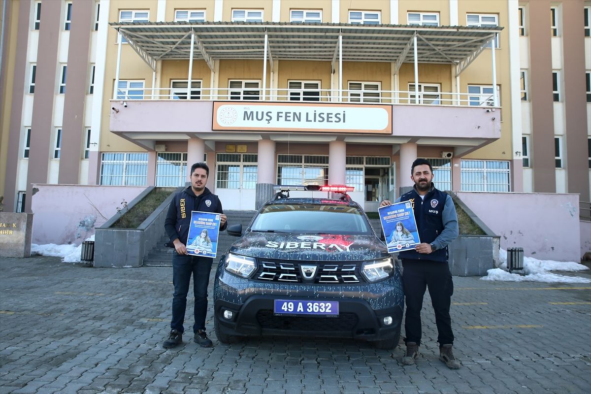Gençlere 'Hesabını kullandırma, geleceğini karartma' uyarısı