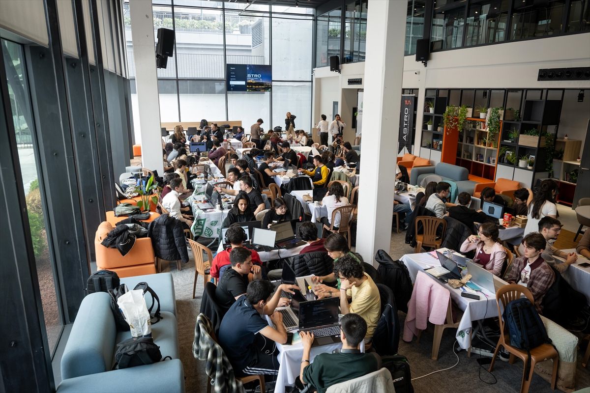 Gençleri uzayla buluşturan "TUA Astro Hackathon" 37 şehirde başladı