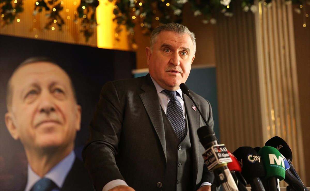 Gençlik ve Spor Bakanı Bak, Rize'de iftar programına katıldı Açıklaması