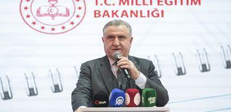 Gençlik ve Spor Bakanı Osman Aşkın Bak, güreş turnuvasının açılış törenine katıldı