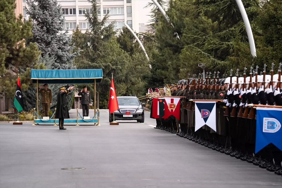 Genelkurmay Başkanı Orgeneral Bayraktaroğlu, Libya Genelkurmay Başkan Vekili Korgeneral en-Nemruş ile görüştü