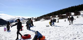 Giresun'da doğa tutkunları Kümbet Yaylası'ndaki kar festivalinde bir araya geldi