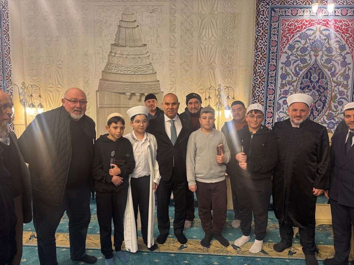Giresun Valisi Koç, genç hafızlarla bir araya geldi