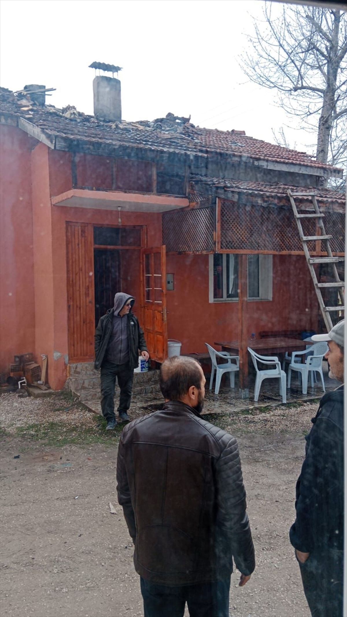 Göynük'te çıkan çatı yangını söndürüldü