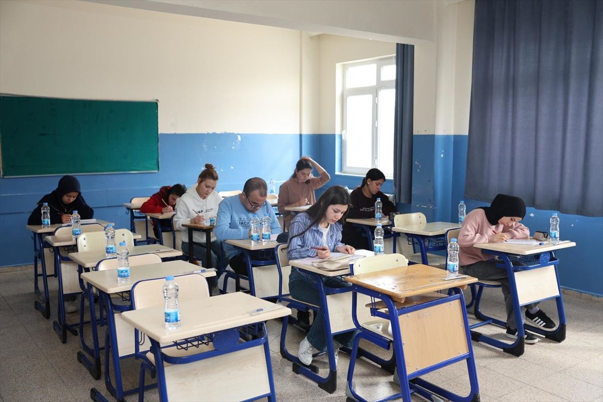 Gülnar ilçesinde sınav hazırlığında olan öğrencilere destek sürüyor