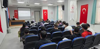 Gümüşhacıköy'de öğrencilere vergi bilinci konferansı verildi