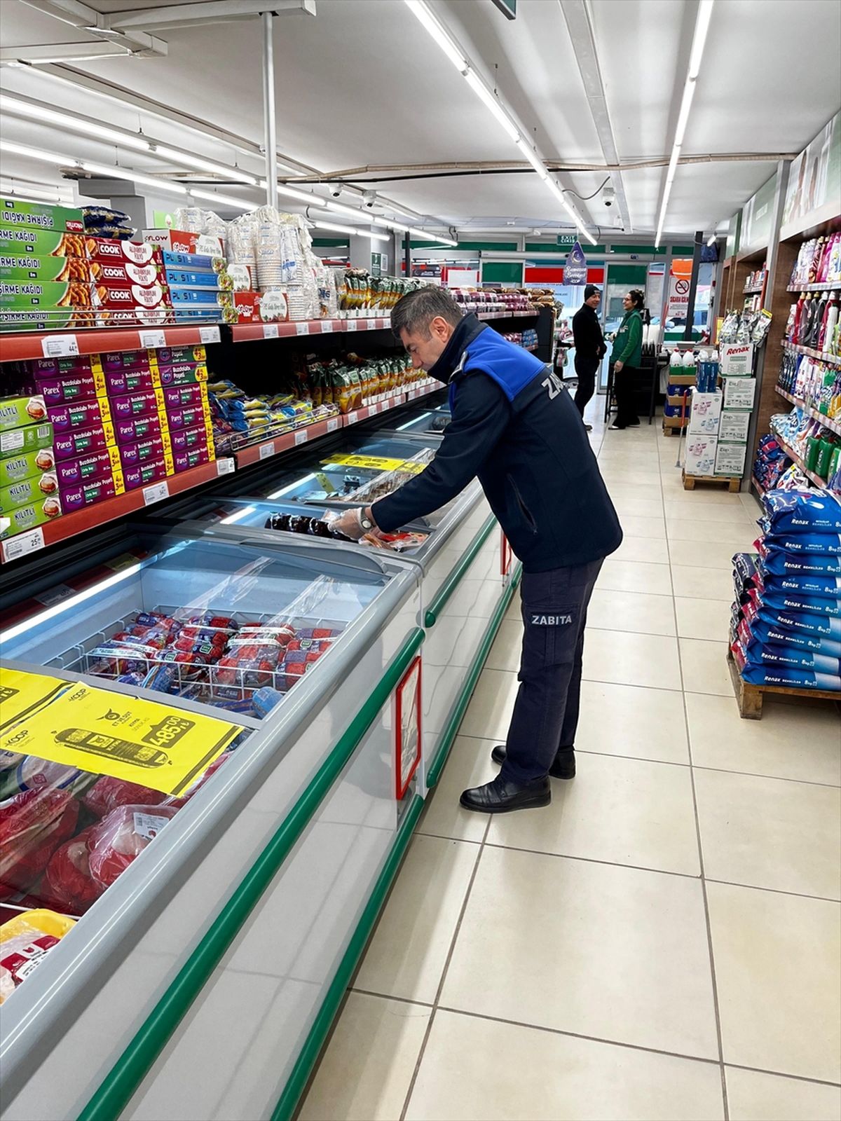 Gümüşhacıköy'de zabıta ekiplerinden denetim