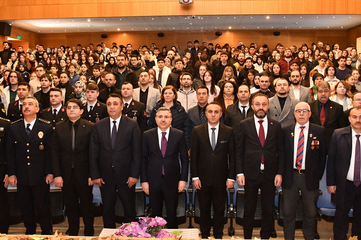 Gümüşhane'de İstiklal Marşı'nın kabulü ve Mehmet Akif Ersoy'u anma programı düzenlendi