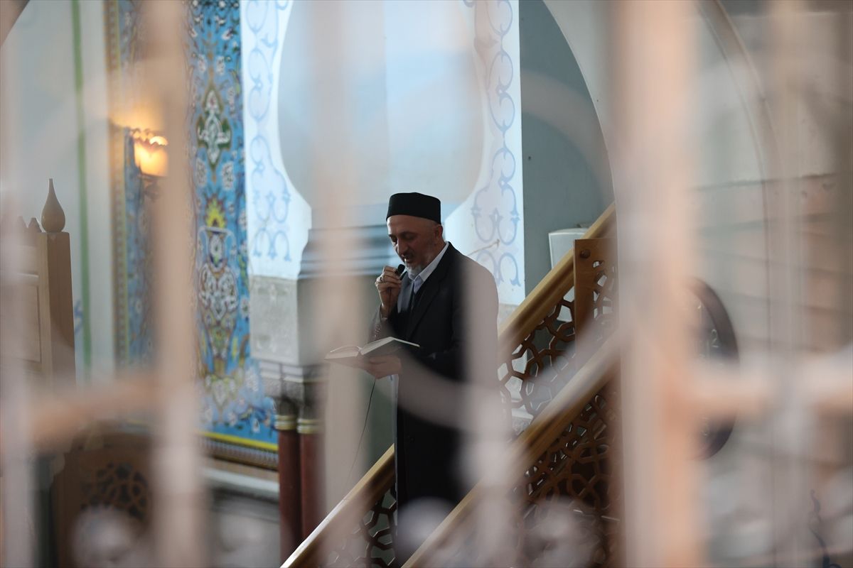 Gürcistan'ın başkenti Tiflis'te Ramazan Bayramı namazı kılındı