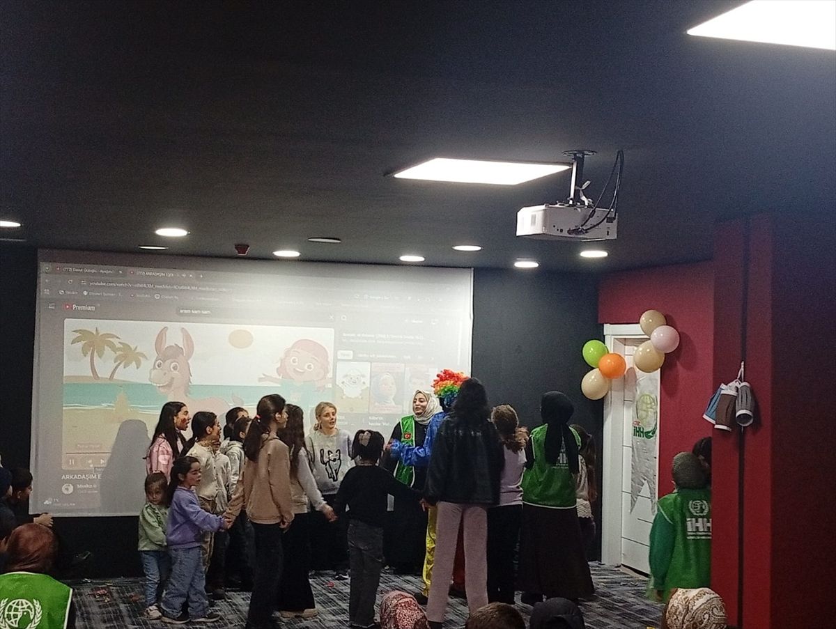 Güroymak'ta 'Dünya Yetimler Günü' programı düzenlendi