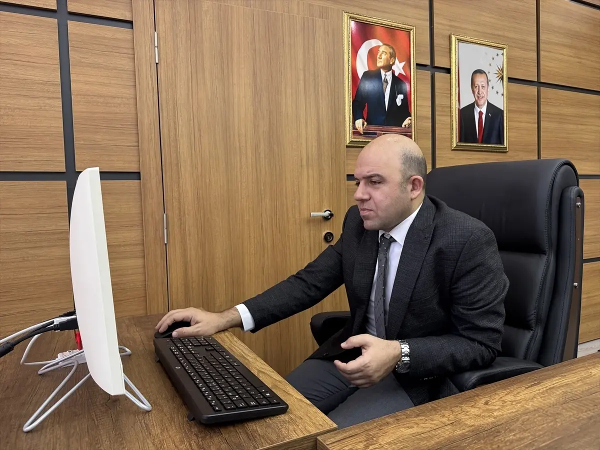 Hakkari Aile ve Sosyal Hizmetler İl Müdürü Ünalan, AA'nın Yılın Kareleri oylamasına katıldı