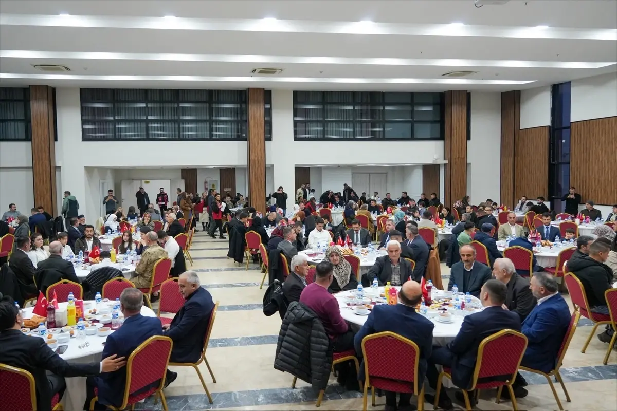 Hakkari'de şehit aileleri ve gaziler, iftar programında bir araya geldi