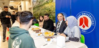 Hakkari Üniversitesi Rektörü Gençcelep, iftarda öğrencilerle bir araya geldi