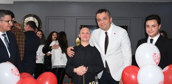 Hatay'da 50 yaşına giren down sendromlu için sürpriz doğum günü kutlaması yapıldı
