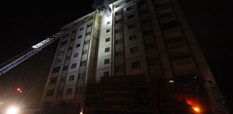 Hatay'da 8 katlı binada çıkan yangında 13 kişi dumandan etkilendi