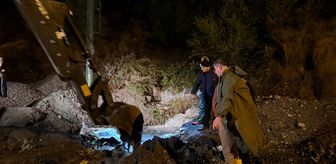 Hatay'da heyelan nedeniyle ev ve otomobil zarar gördü