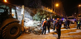 İskenderun'da Yıkım Sırasında Bina Çöktü