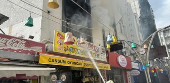Hatay'da oyuncak dükkanında çıkan yangın itfaiye ekiplerince söndürüldü