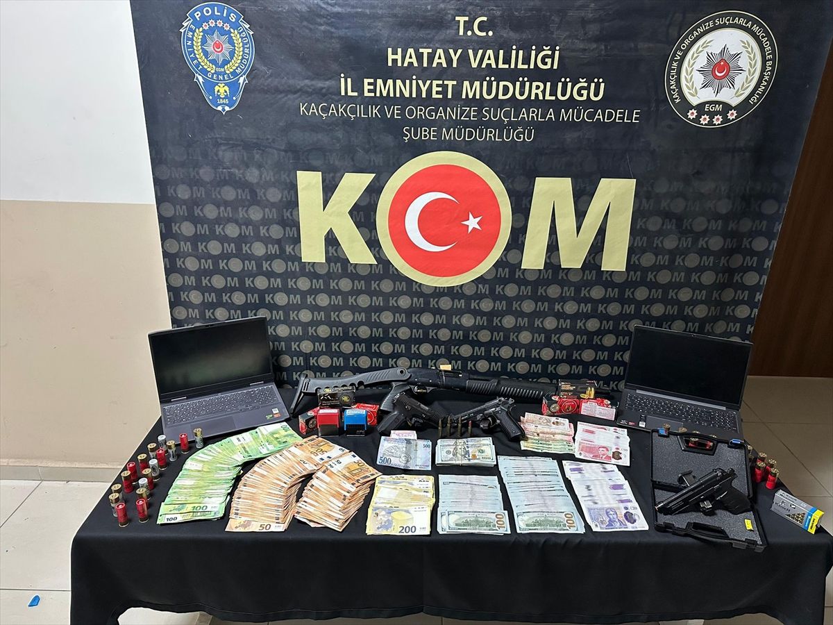 Hatay merkezli rüşvet ve kaçakçılık operasyonunda 26 zanlı tutuklandı