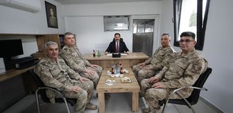 Hatay Valisi Masatlı, görev başındaki güvenlik güçleri ve vatandaşlarla bayramlaştı