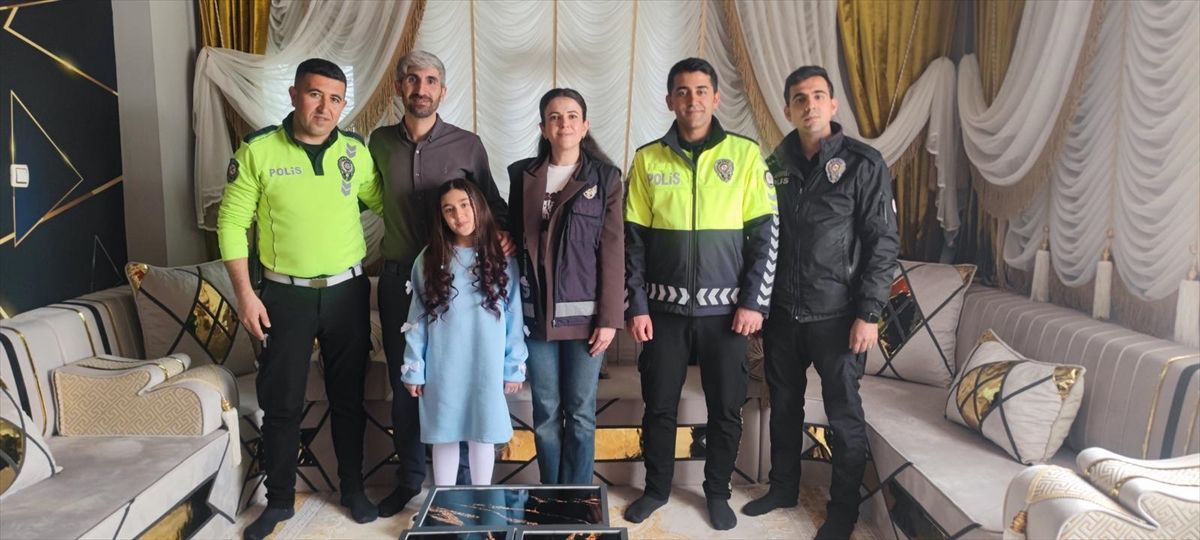 Hizan'da polislerden şehit ailesine bayram ziyareti