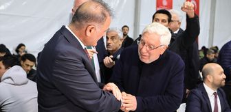 İBB Başkan Vekili Aslan Eminönü'nde vatandaşlarla beraber iftar yaptı