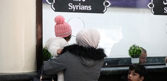 İç savaştan kaçarak Lübnan'a sığınan Suriyelilerin İsrail saldırıları sonrası ülkelerine dönüşü sürüyor