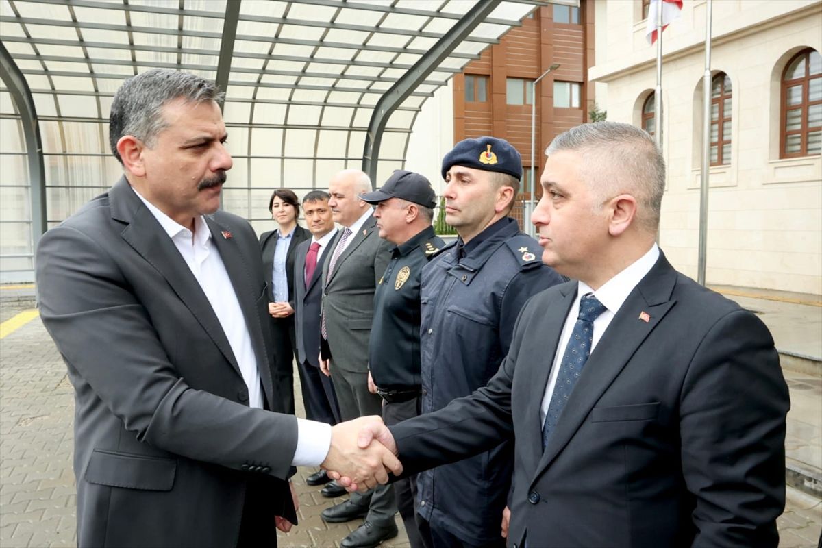 İçişleri Bakanı Çiftçi, Kızılcahamam'da emniyet mensuplarıyla bayramlaştı