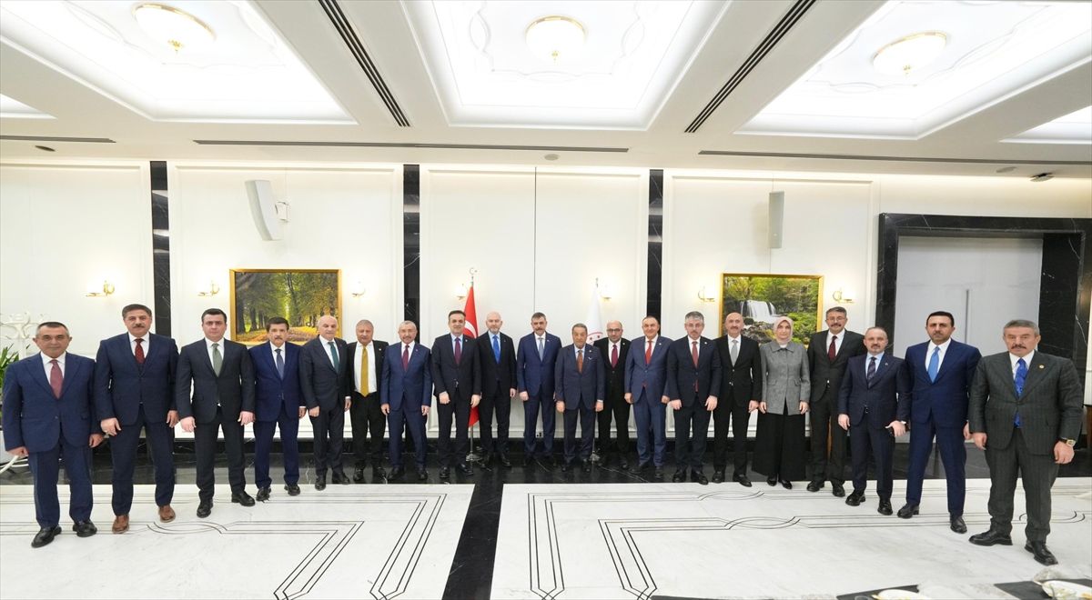 İçişleri Bakanı Çiftçi, TBMM İçişleri Komisyonu üyeleriyle iftarda bir araya geldi